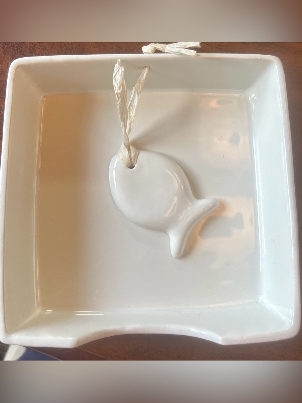 Dennis East DEI 2007 Napkin Holder with Fish Weight Creamy White 6x6"